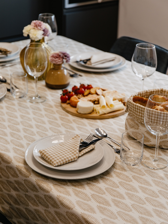 Toalha de Mesa Folha Beige